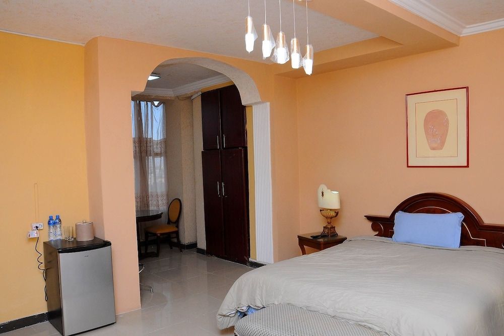 undefined Holly Wood Hotel 3