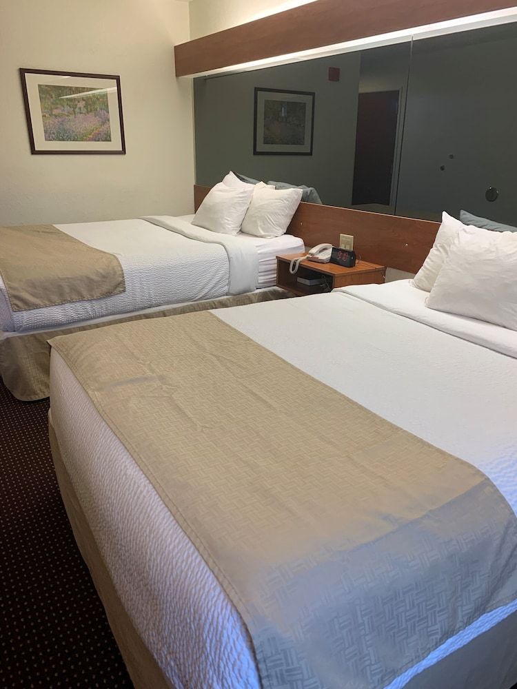 2 Queen Beds, Mobility Accessible Room, Roll-In Shower, Non-Smoking