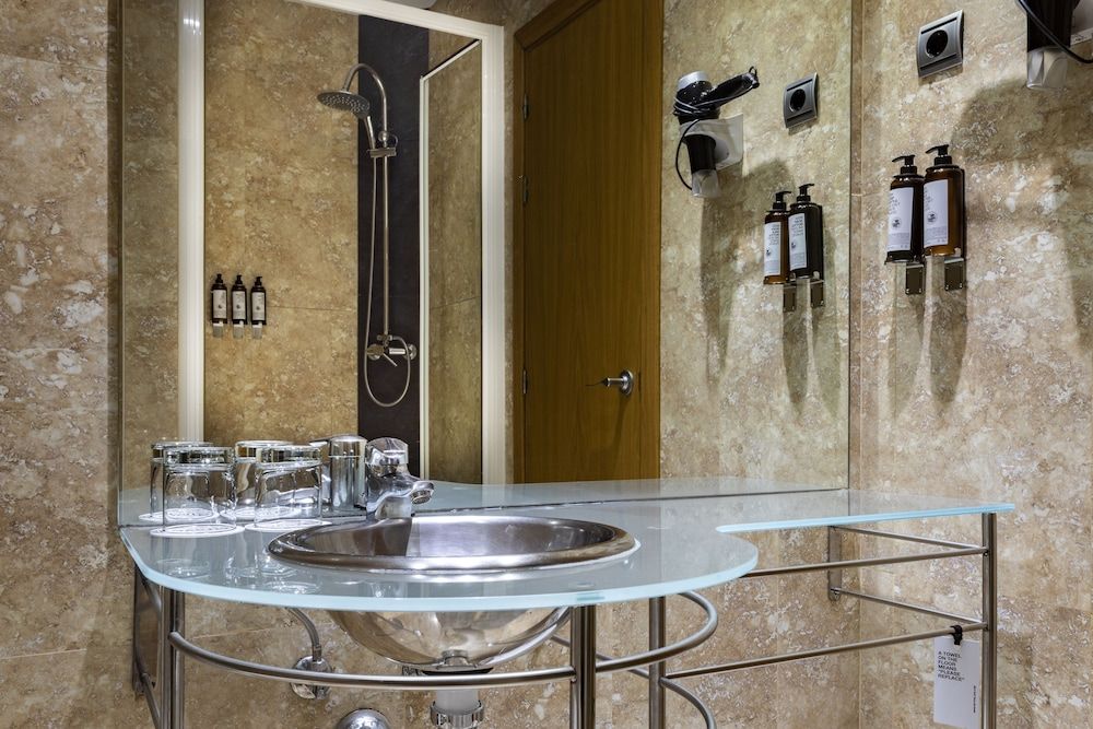 Petit Palace Arturo Soria Standard Double Room 16