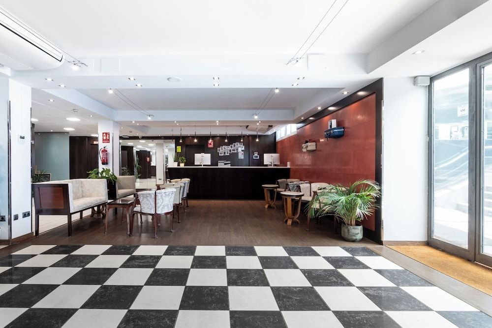 undefined Petit Palace Arturo Soria 6