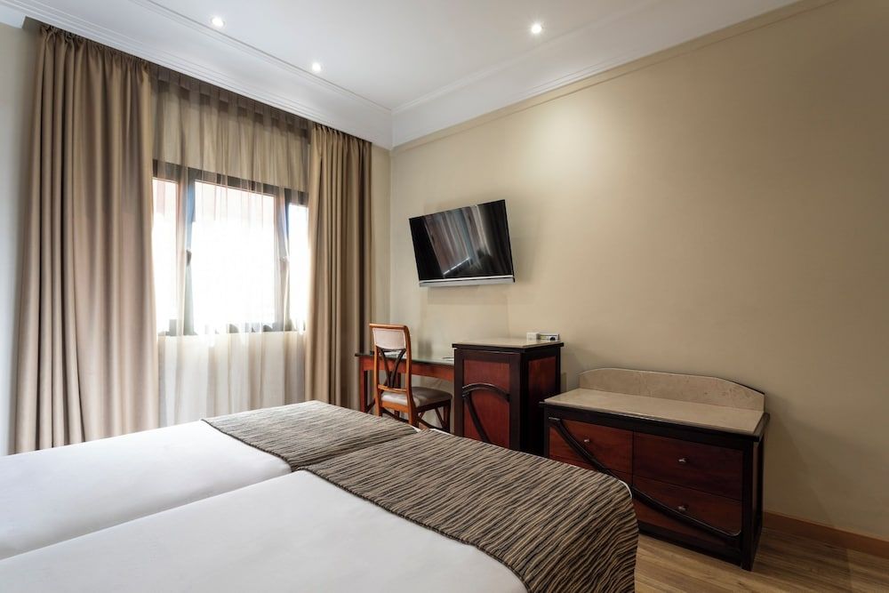 Petit Palace Arturo Soria Standard Double Room 7