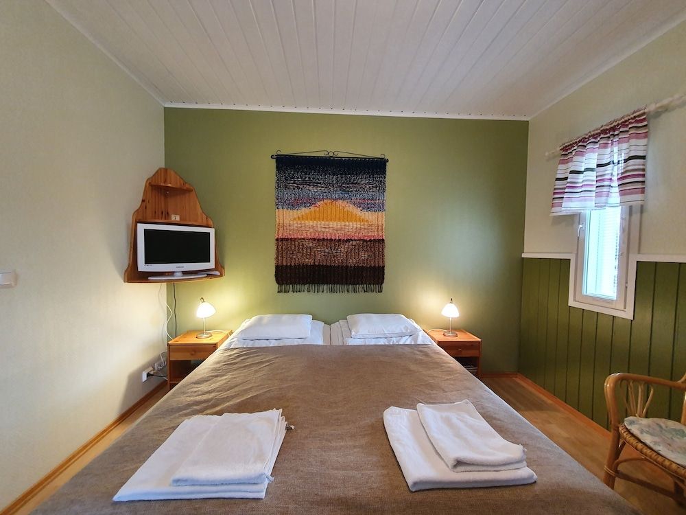 Lomamokkila Guesthouse family room 3