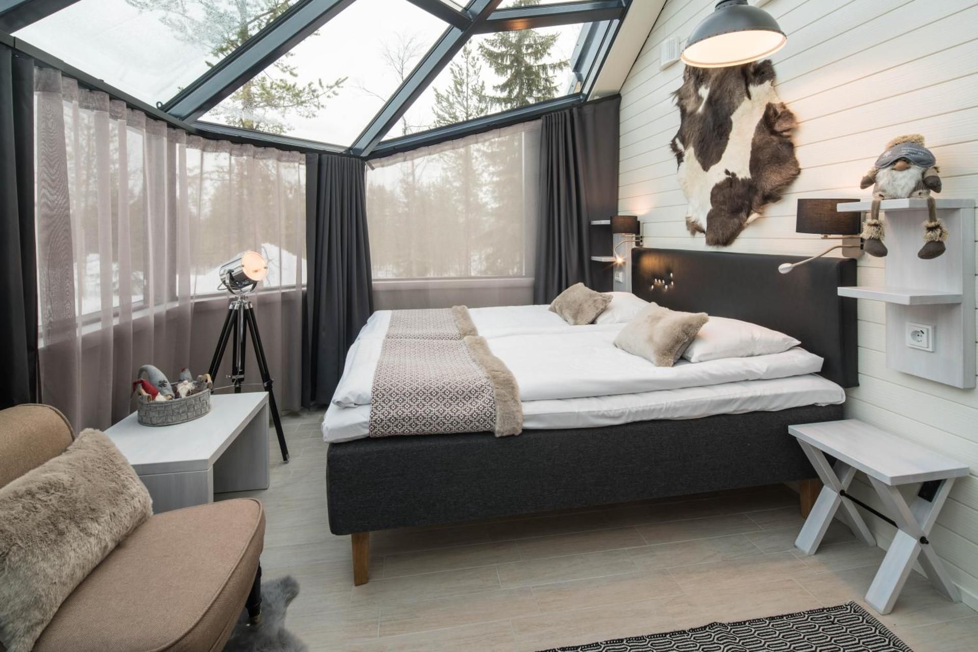 Santa's Igloos Arctic Circle Premium igloo with alcove