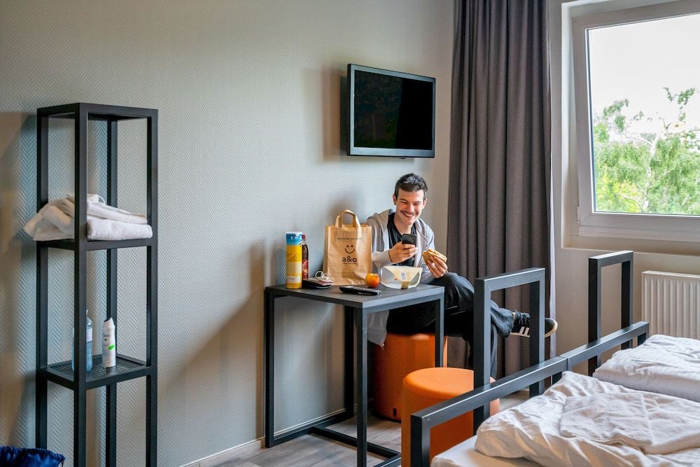 a&o Berlin Kolumbus Twin Room 7