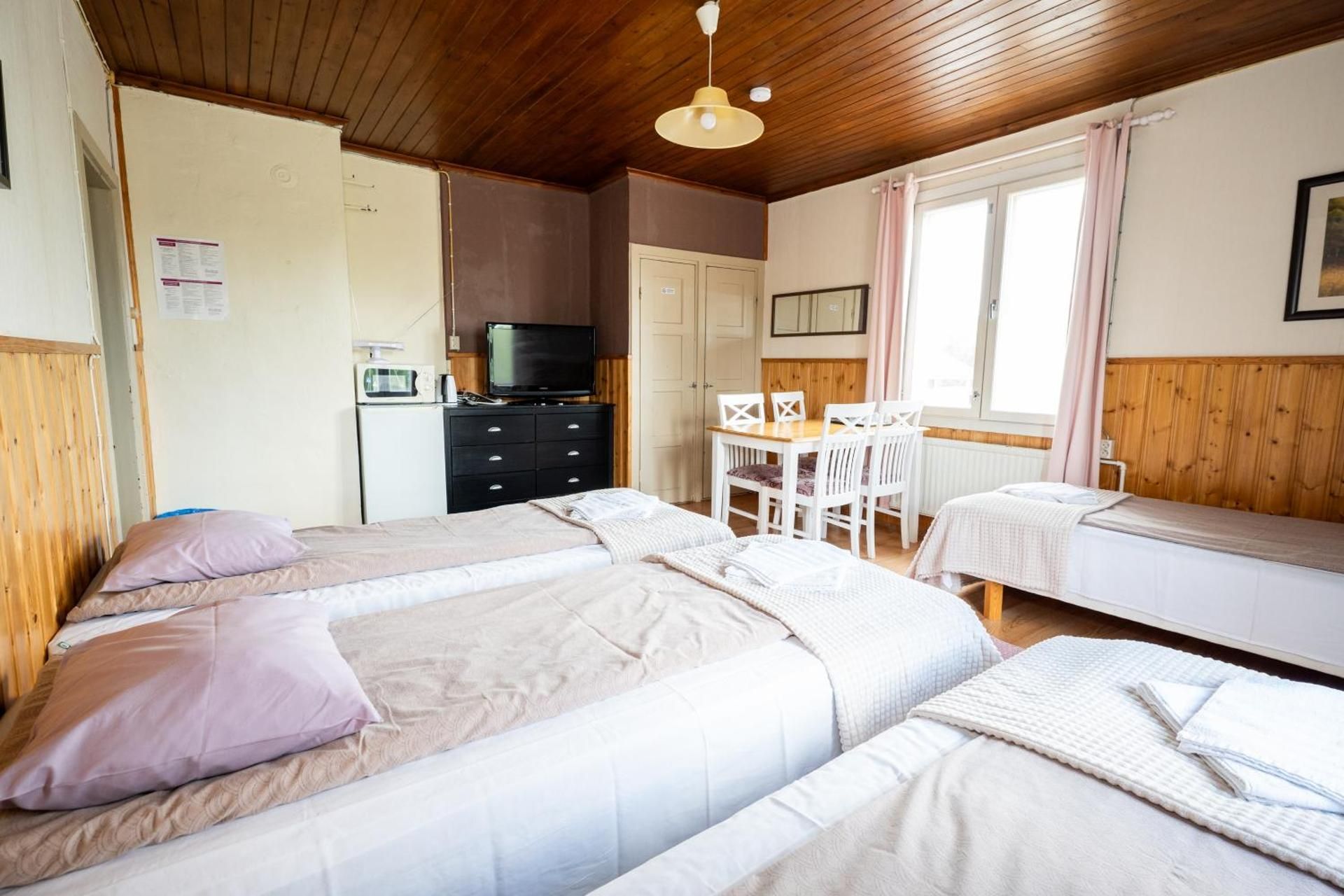 Economy Quadruple Room with Shared Bathroom