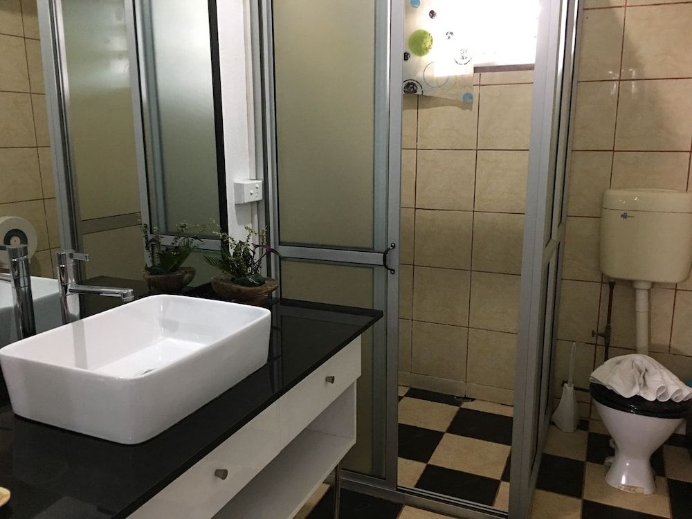 Tagimoucia House Hotel Family Room 9