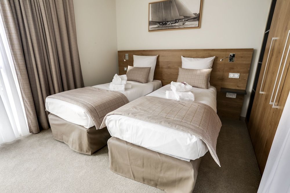 Standard Room, 2 Twin Beds, Sea View