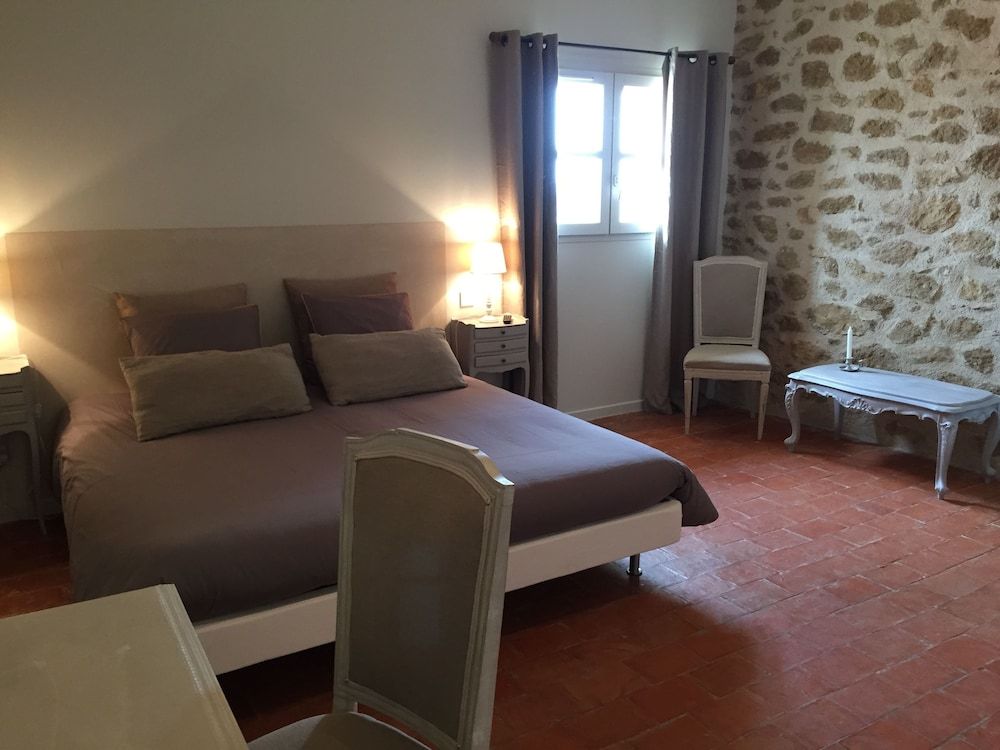 Luxury Room (Cigale)