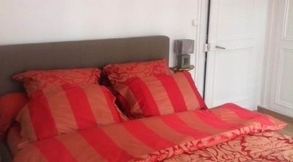 Deluxe Apartment (2nd floor)