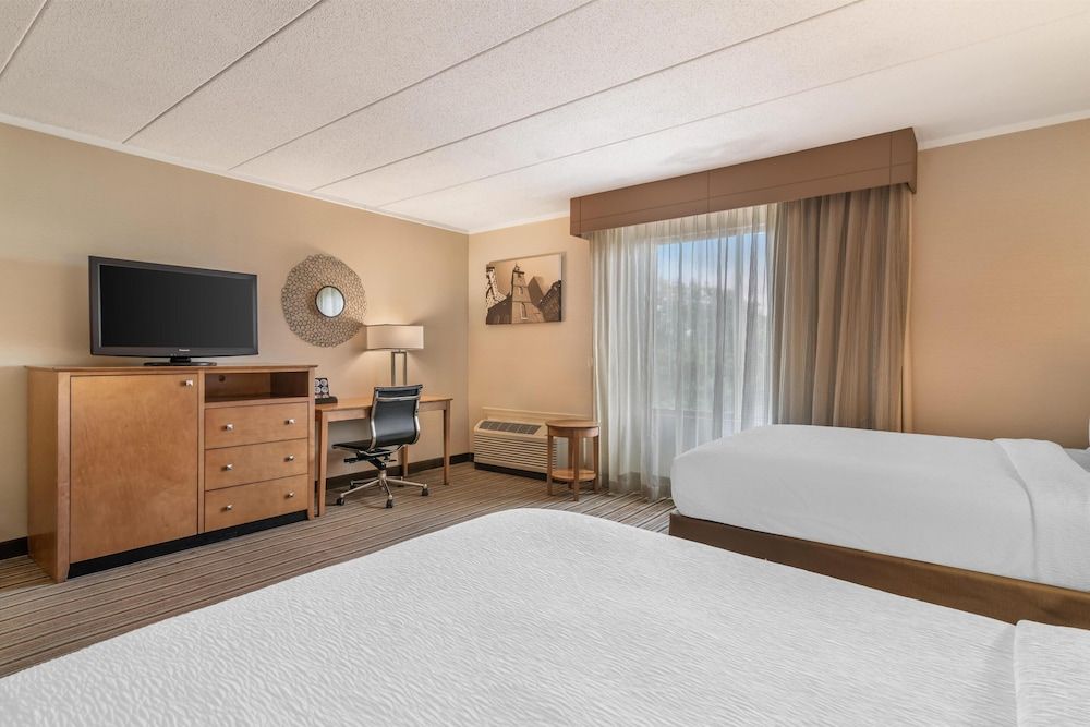Best Western Plus Waltham Boston Standard Room, 2 Double Beds, Accessible, Refrigerator & Microwave