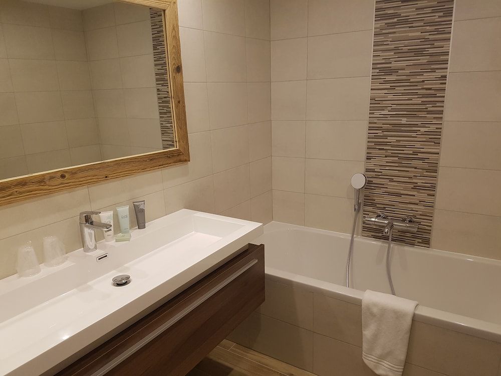 Standard Room, 1 King Bed, Mountain View