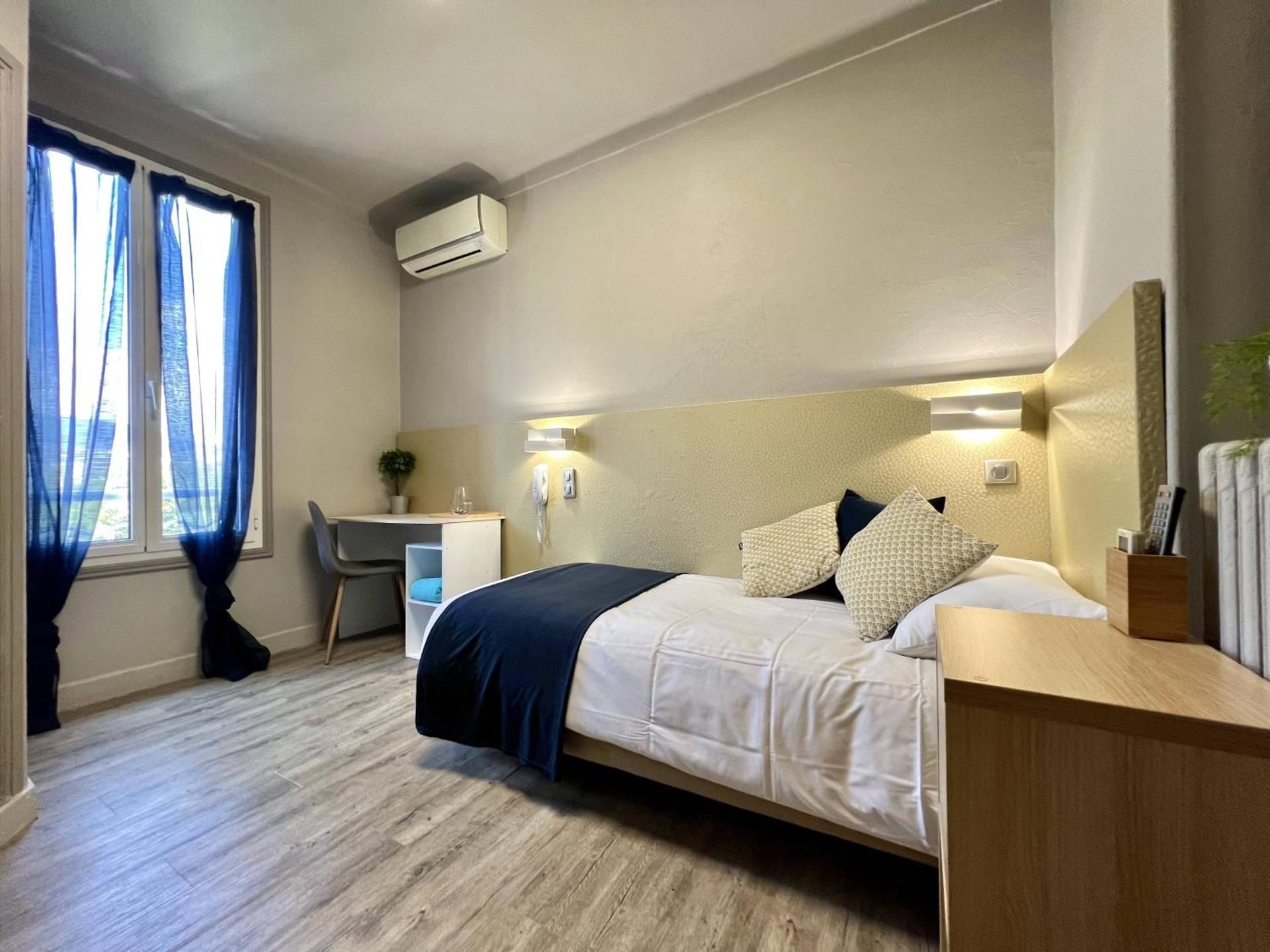 Standard Single Room with Mountain View