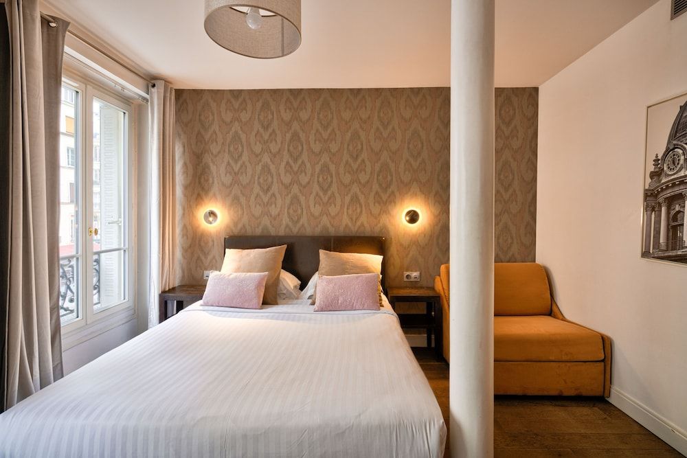 Apartments du Louvre - Le Marais Apartment (So Chic)