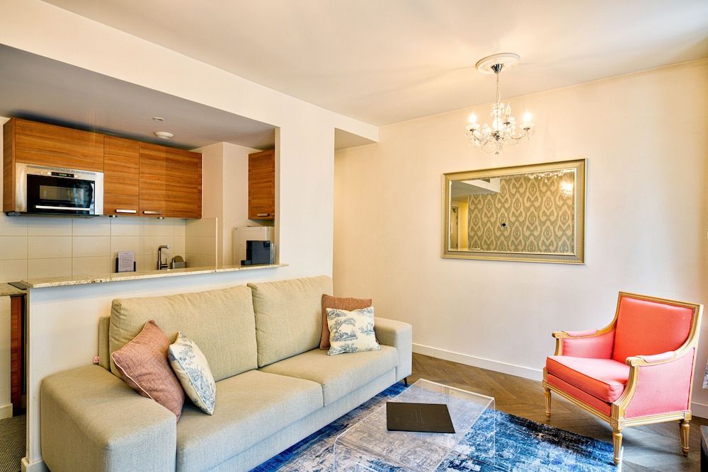 Apartments du Louvre - Le Marais Apartment (So Chic) 12