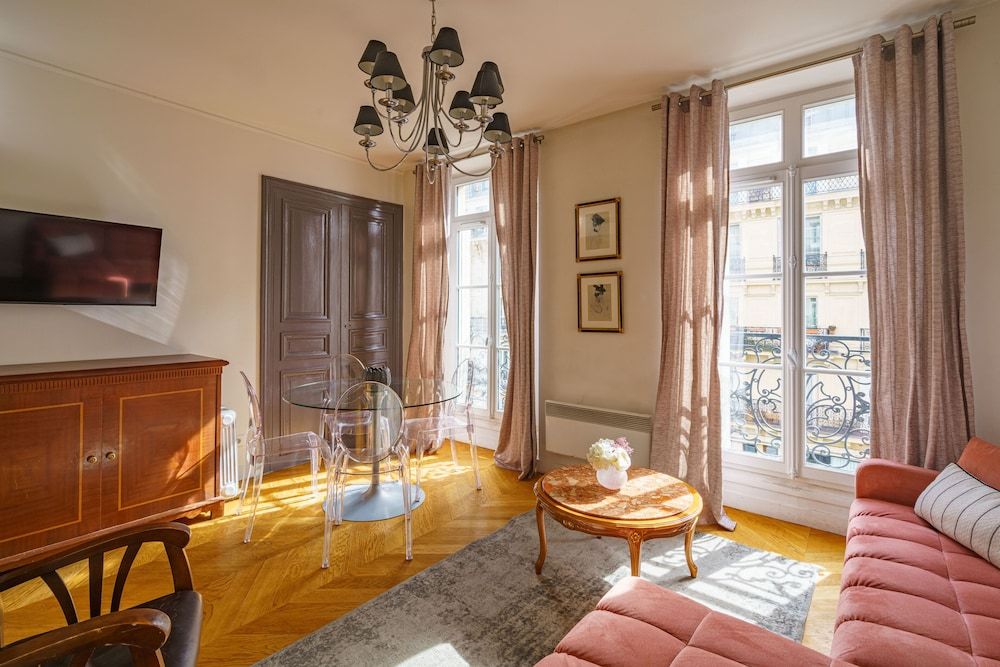 Apartments du Louvre - Le Marais Apartment (So Chic) 11