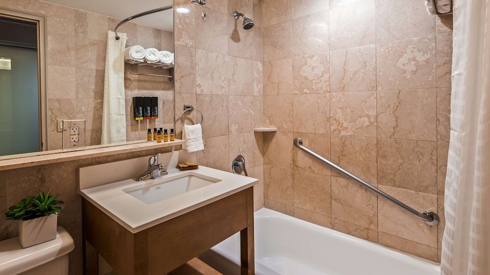 Best Western Plus Atlantic Beach Resort Standard Room, 2 Double Beds, Non Smoking, Refrigerator 5