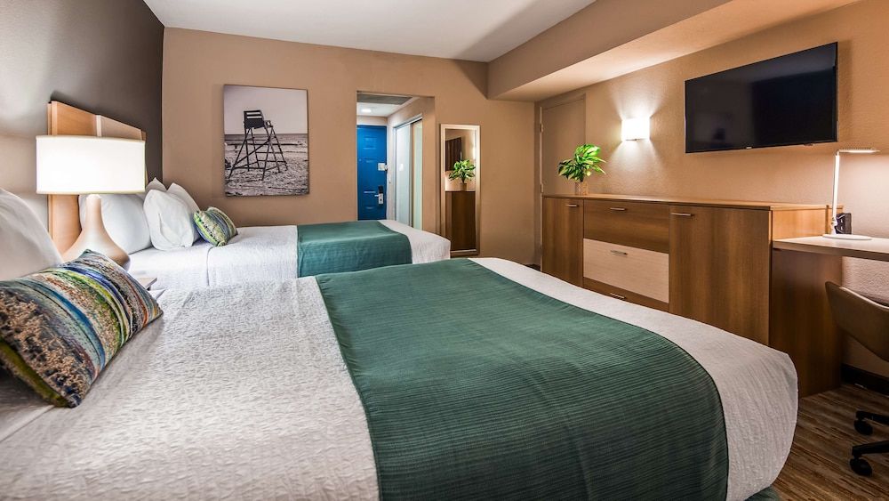 Best Western Plus Atlantic Beach Resort Standard Room, 2 Double Beds, Non Smoking, Refrigerator 3