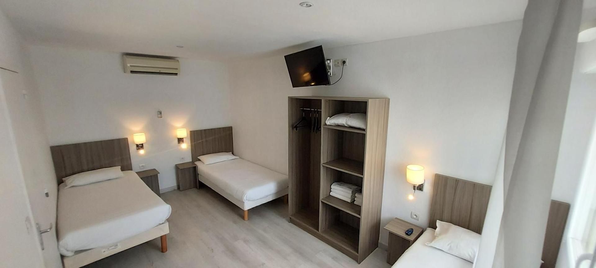 Brit Hotel Confort Manosque Cadarache Family Room 2