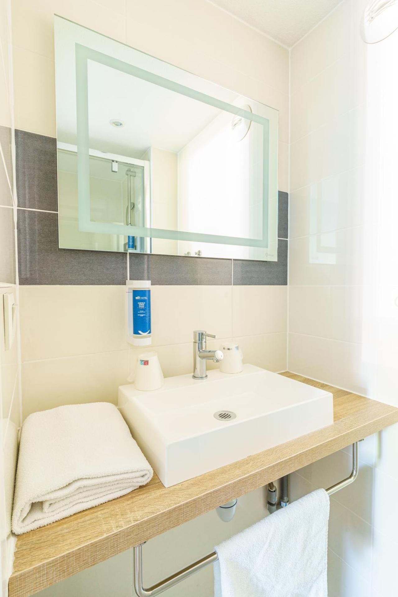 Brit Hotel Confort Manosque Cadarache Family Room 3