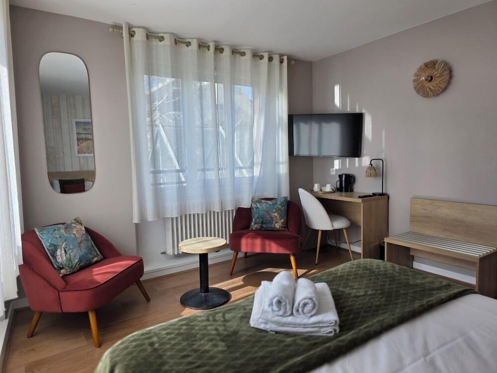 Brit Hotel Des Halles Comfort Room 6