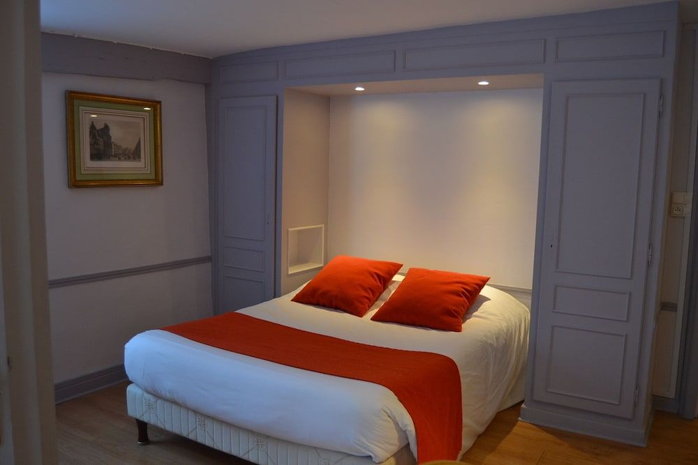 Brit Hotel Les Comtes de Champagne Centre Historique Standard Double Room (Hôtel)