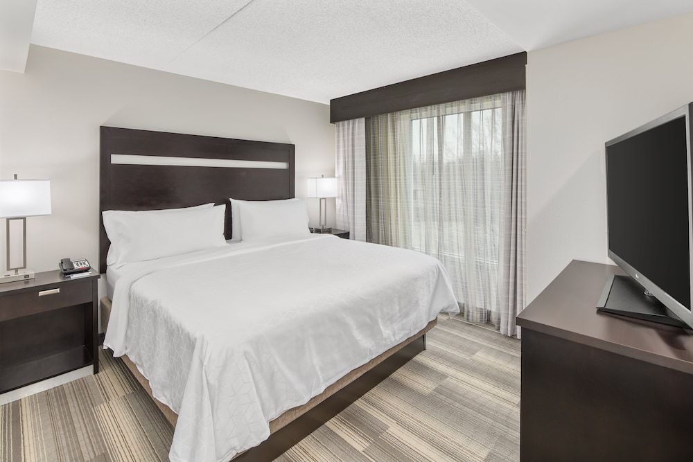 Suite, 1 Bedroom (Boardroom)