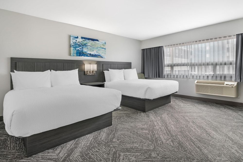 Standard Room, 2 Queen Beds, Accessible, Bathtub