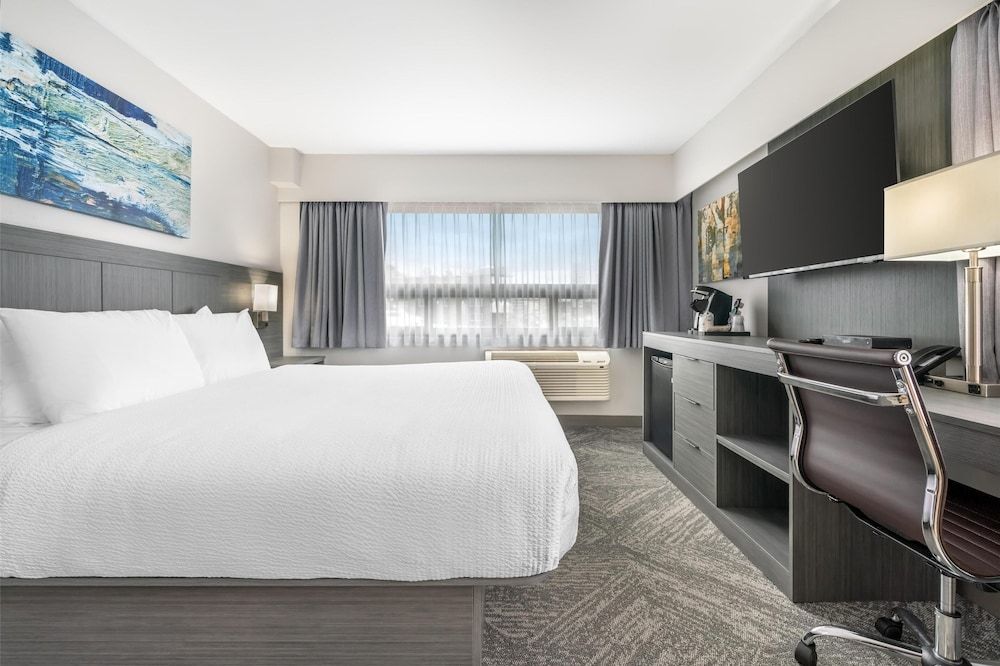 Standard Room, 1 King Bed, Non Smoking, Kitchenette