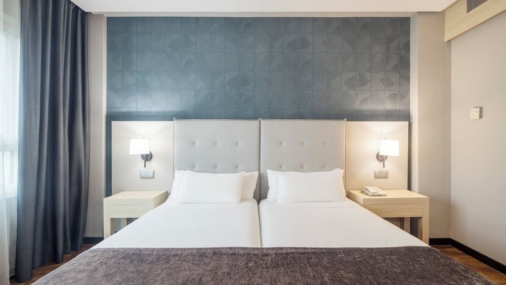 Hotel ILUNION Pio XII Double Room 6