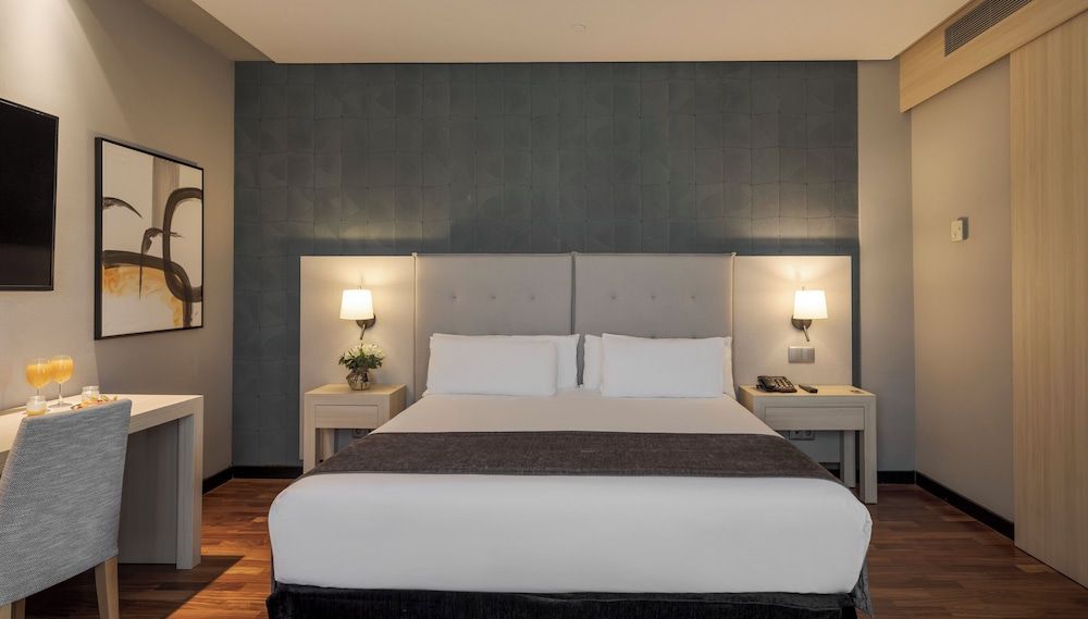 undefined Hotel ILUNION Pio XII 8
