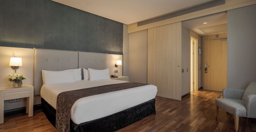 undefined Hotel ILUNION Pio XII 9