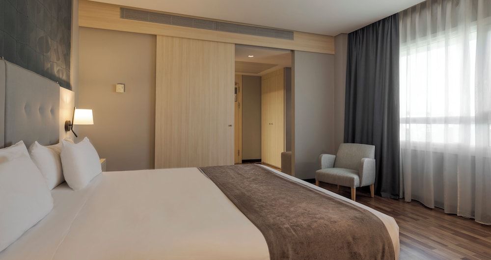 undefined Hotel ILUNION Pio XII 6