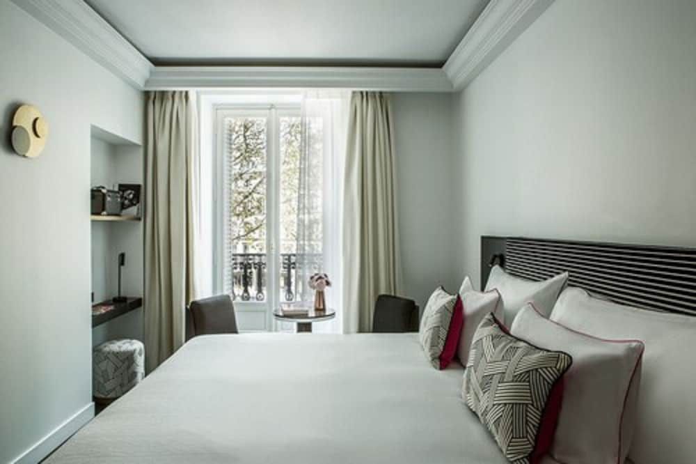 Fauchon L'Hotel Paris Classic Double or Twin Room 2