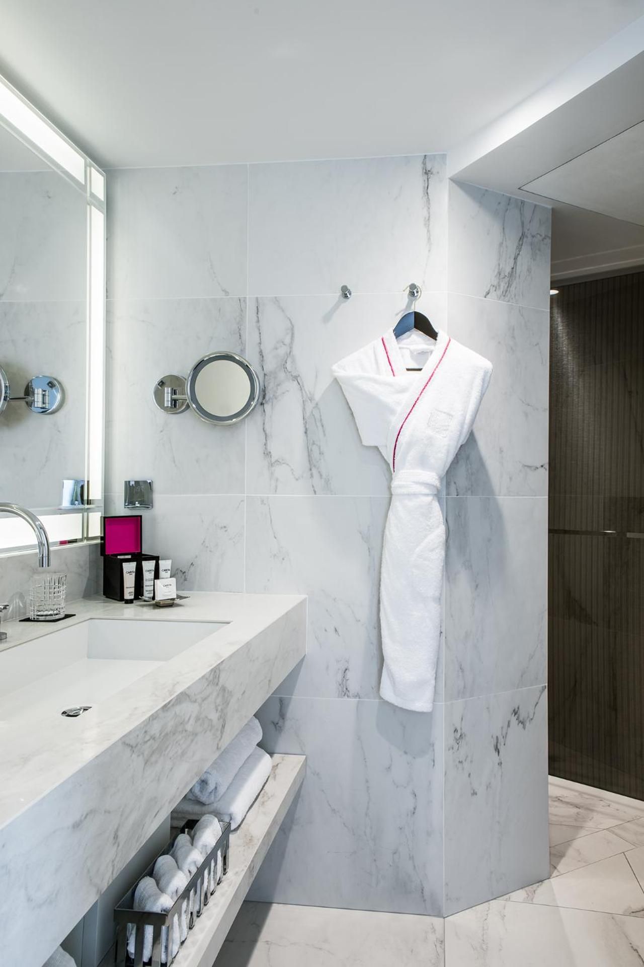 Deluxe Double Room with Eiffel Tower view