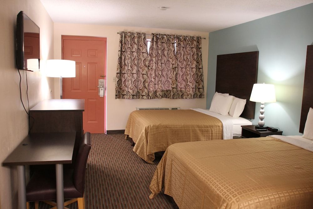 Sterling Inn Niagara Falls near IAG Airport Standard Room, 2 Queen Beds 3