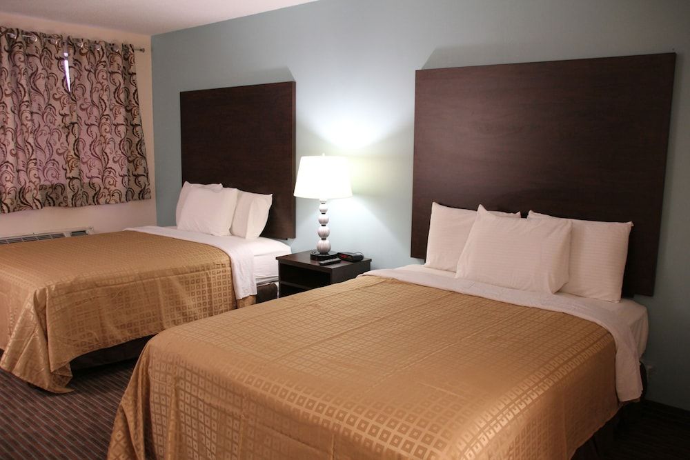 Sterling Inn Niagara Falls near IAG Airport Standard Room, 2 Queen Beds
