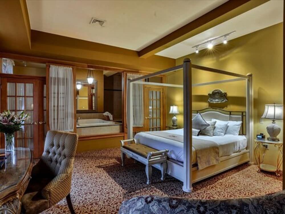 King Spa Tub
