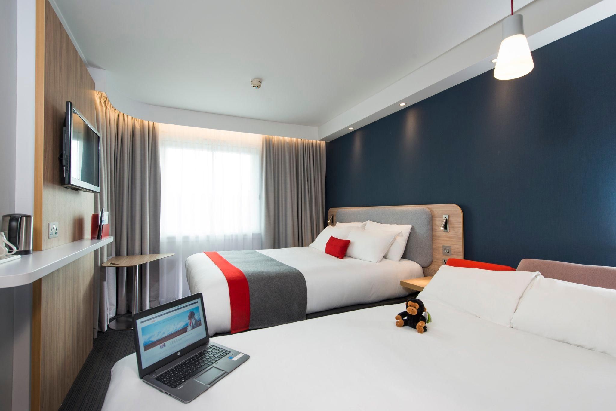 1 Double Standard Sofa Bed with Free Hot Breakfast