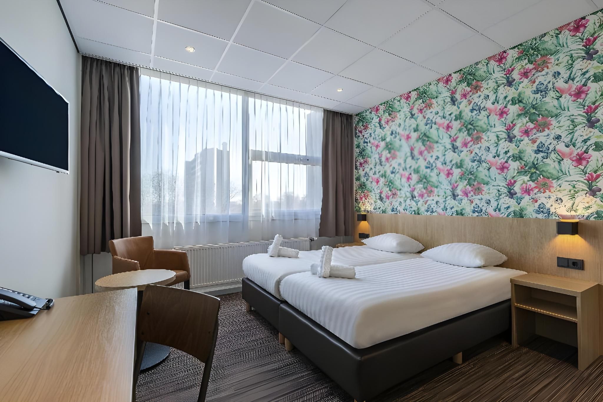 TWIN 2 Single Beds, Non-Smoking, Comfort Room