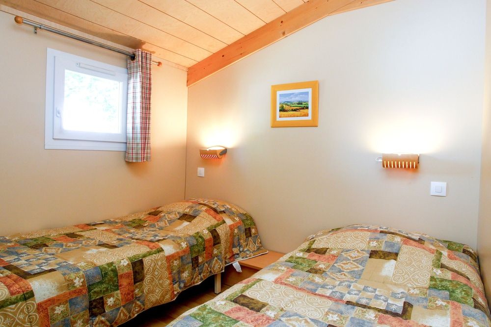 Chalet (Festival Des Lanternes 1)