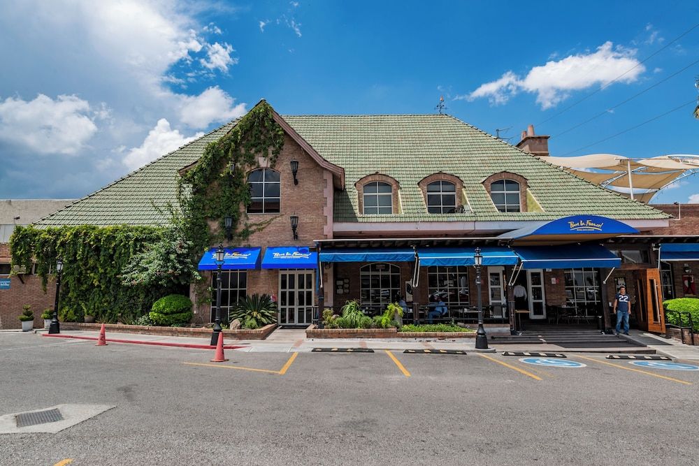 undefined Quinta Dorada Hotel and Suites 5