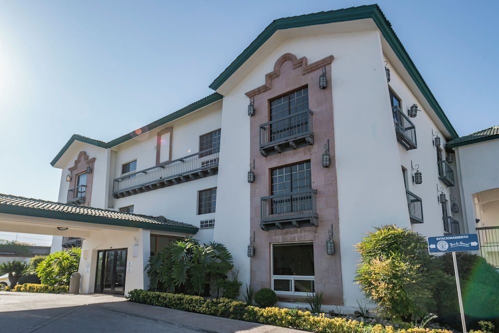 undefined Quinta Dorada Hotel and Suites 3