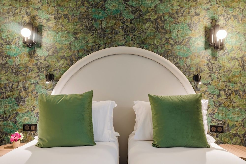 Prince Albert Opera Twin Room, Private Bathroom 2