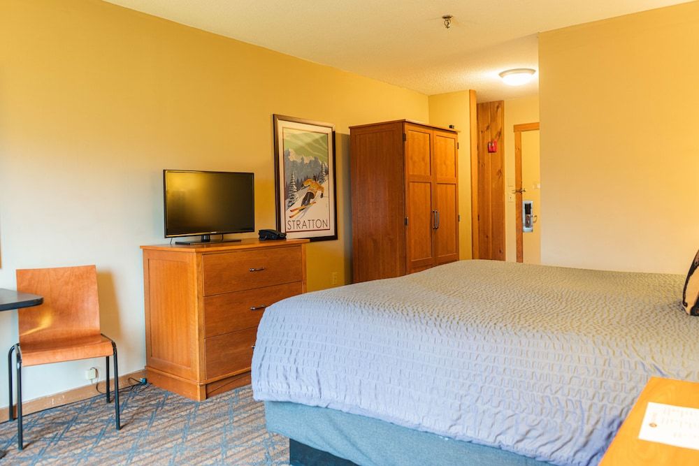 Standard Room, 1 Queen Bed