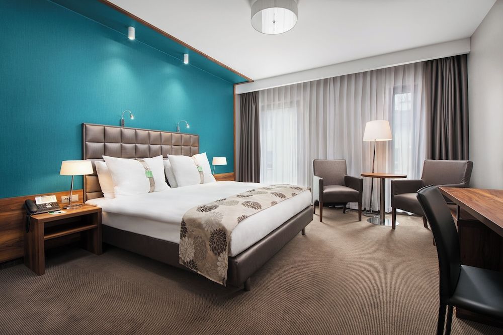 Standard Room, 1 King Bed