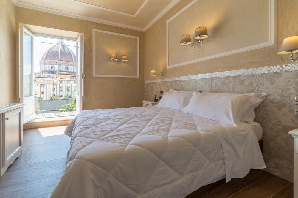 undefined Hotel California 7