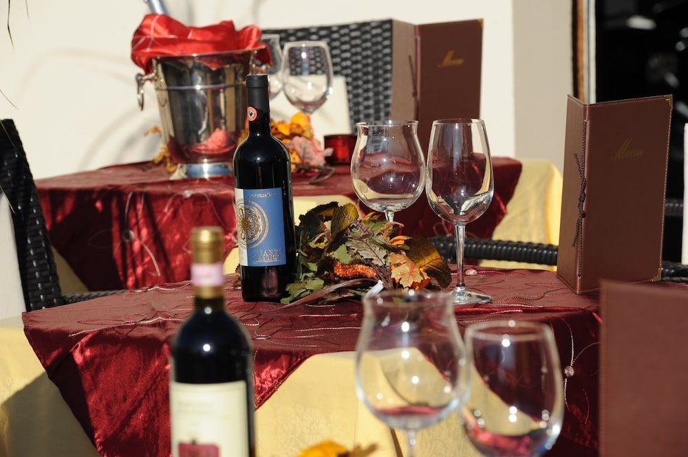 undefined Hotel California 4