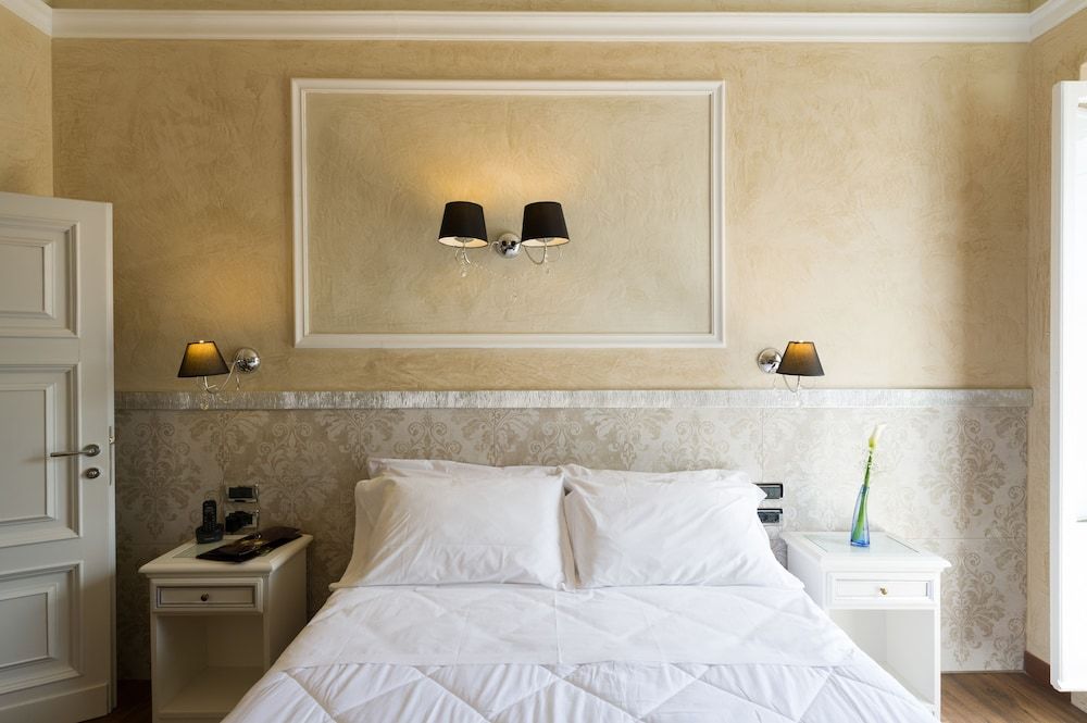 undefined Hotel California 6