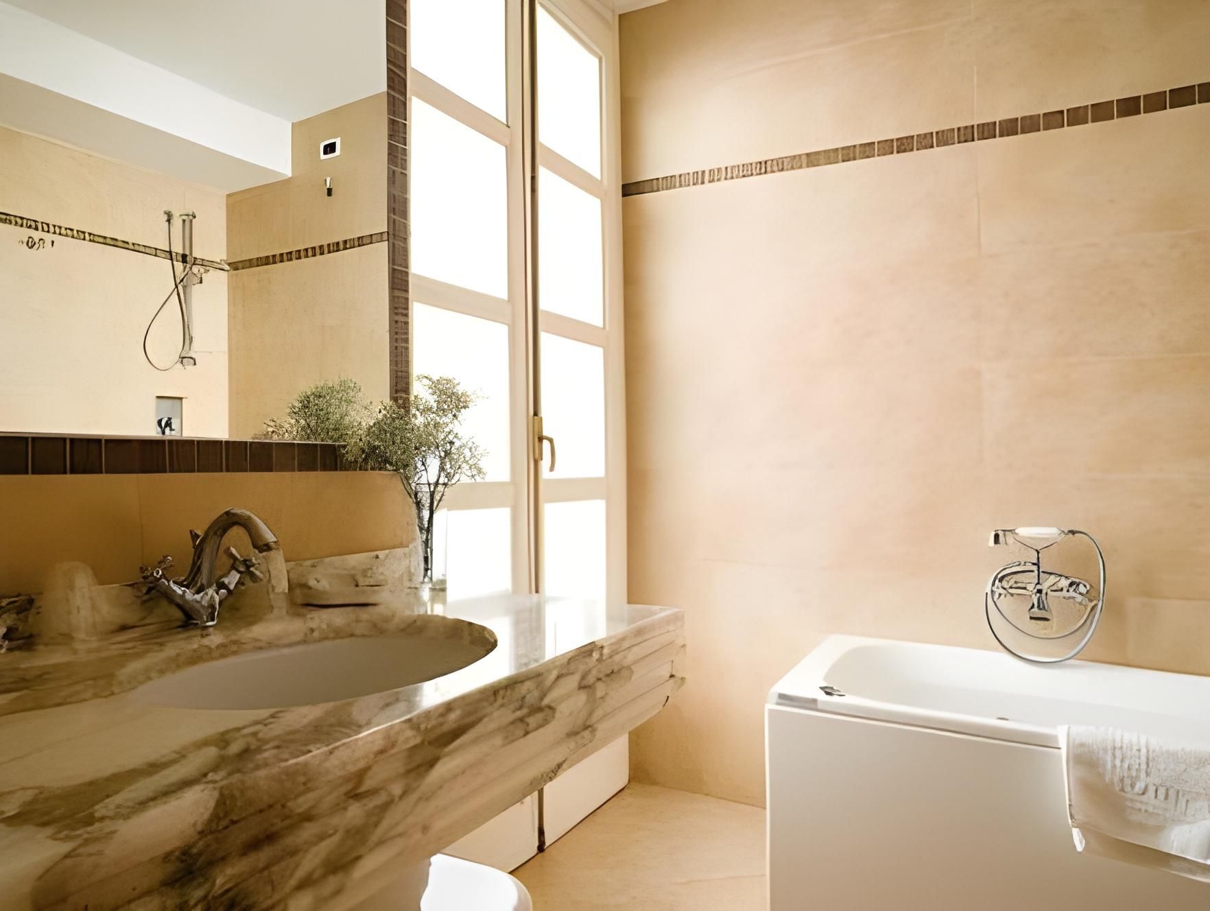 Hotel California Double or Twin Room 3