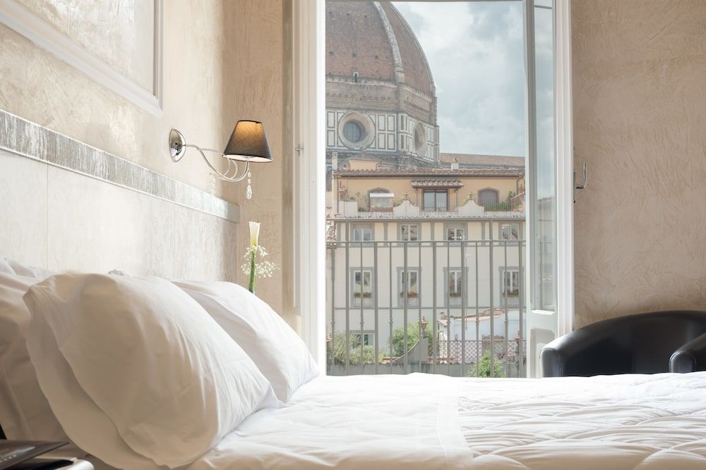 undefined Hotel California 10